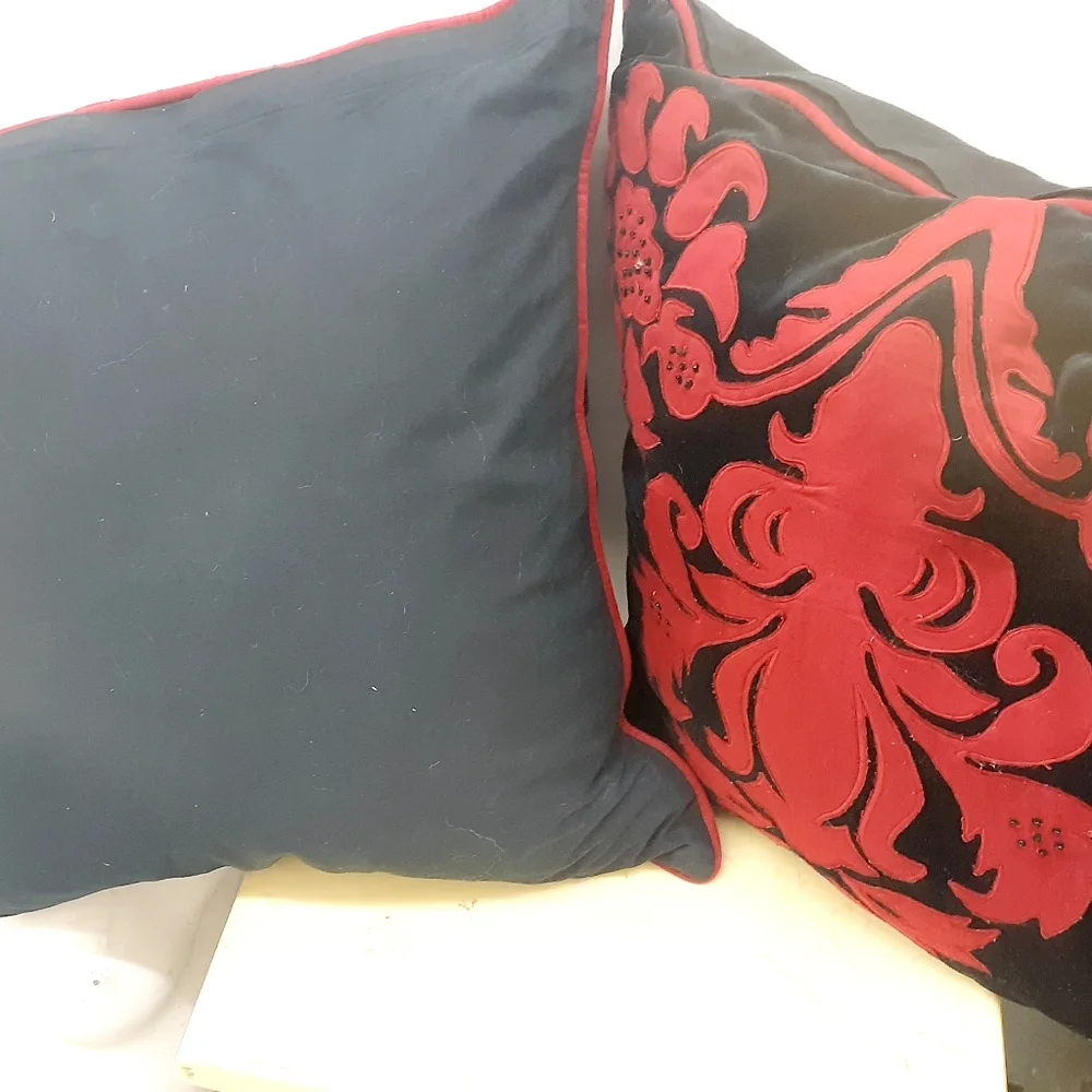 ❤2 Surya Black Velvet & Red Beaded Floral Throw accent Pillow 21